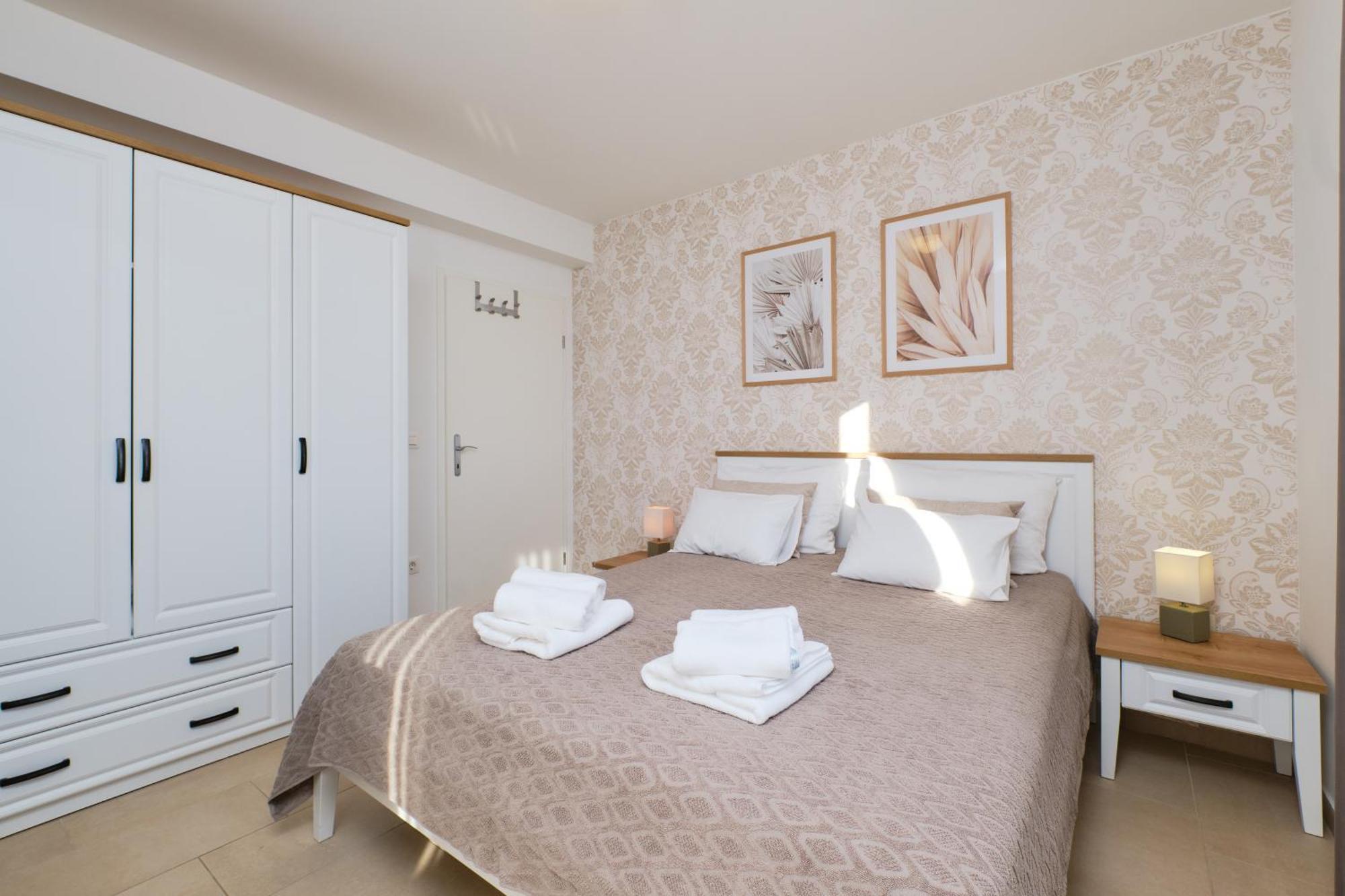 Apartments Divna Mali Losinj Exterior photo